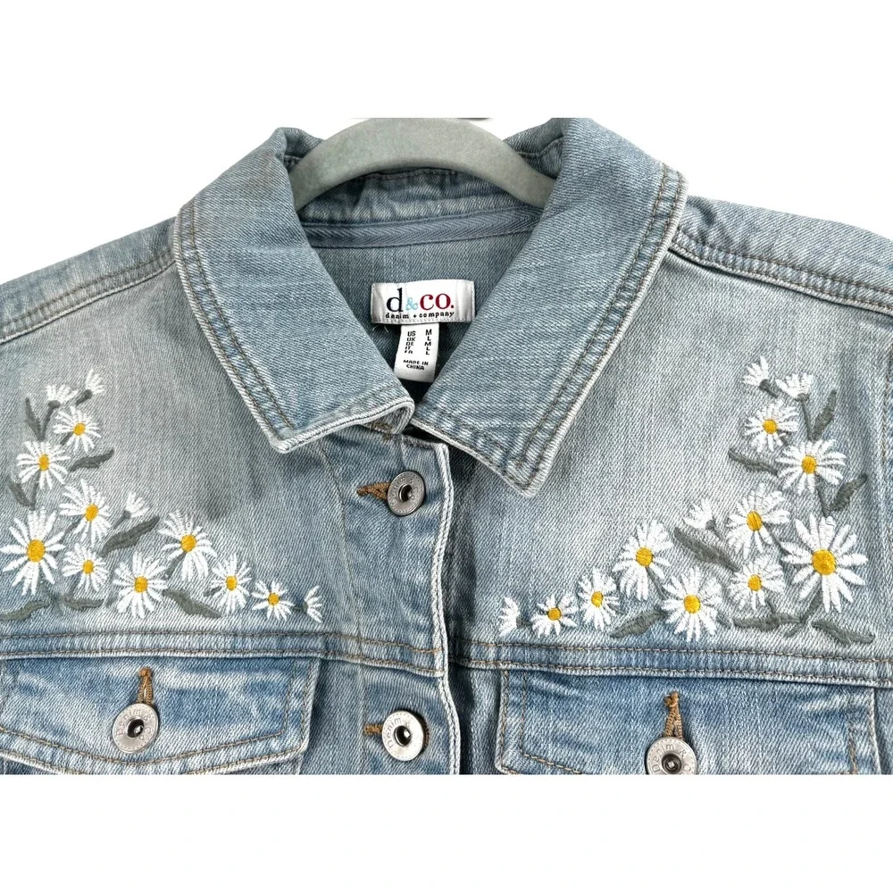 D & Co. Embroidered Daisy Trucker Jean Jacket Women's Med Western Cowgirl Rodeo‎